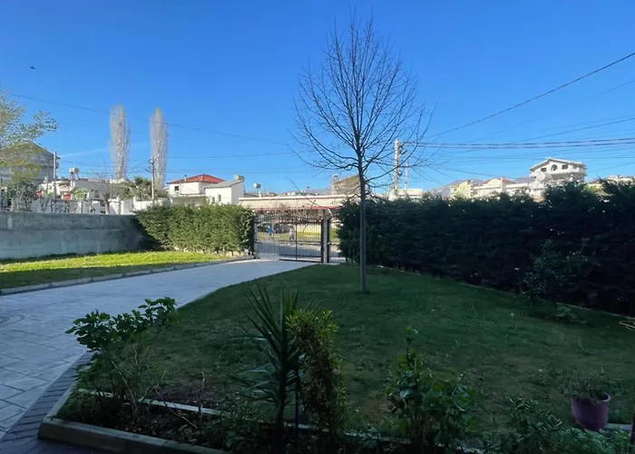 Vsv :second Flat + Parking アパート *